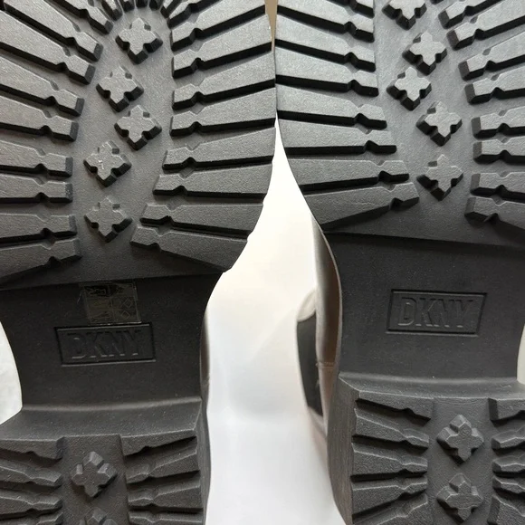 DKNY Women's Patria Pull-On Chelsea Booties- Size 6 - Picture 11 of 11